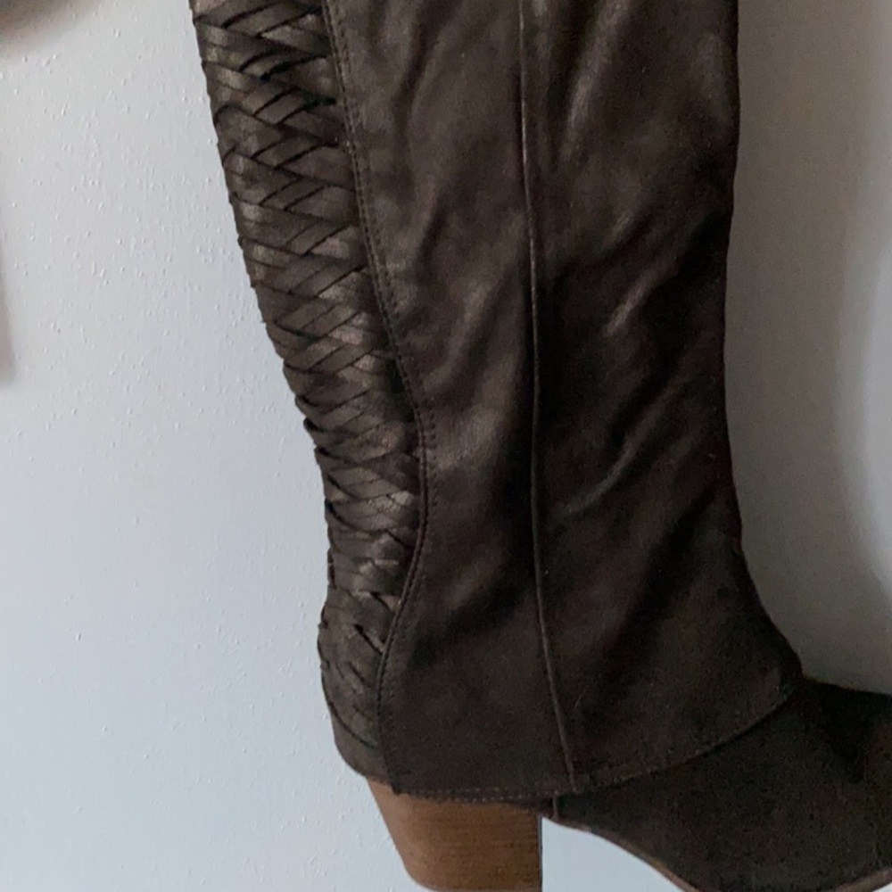 Sz BLk leather Fergie boots Sz 10 NWT